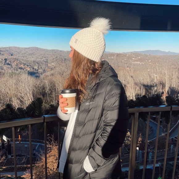 hi I’m maggie!! 🤍 - Picture 8 of 16